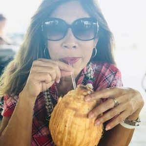 Meet your Posher, Anya